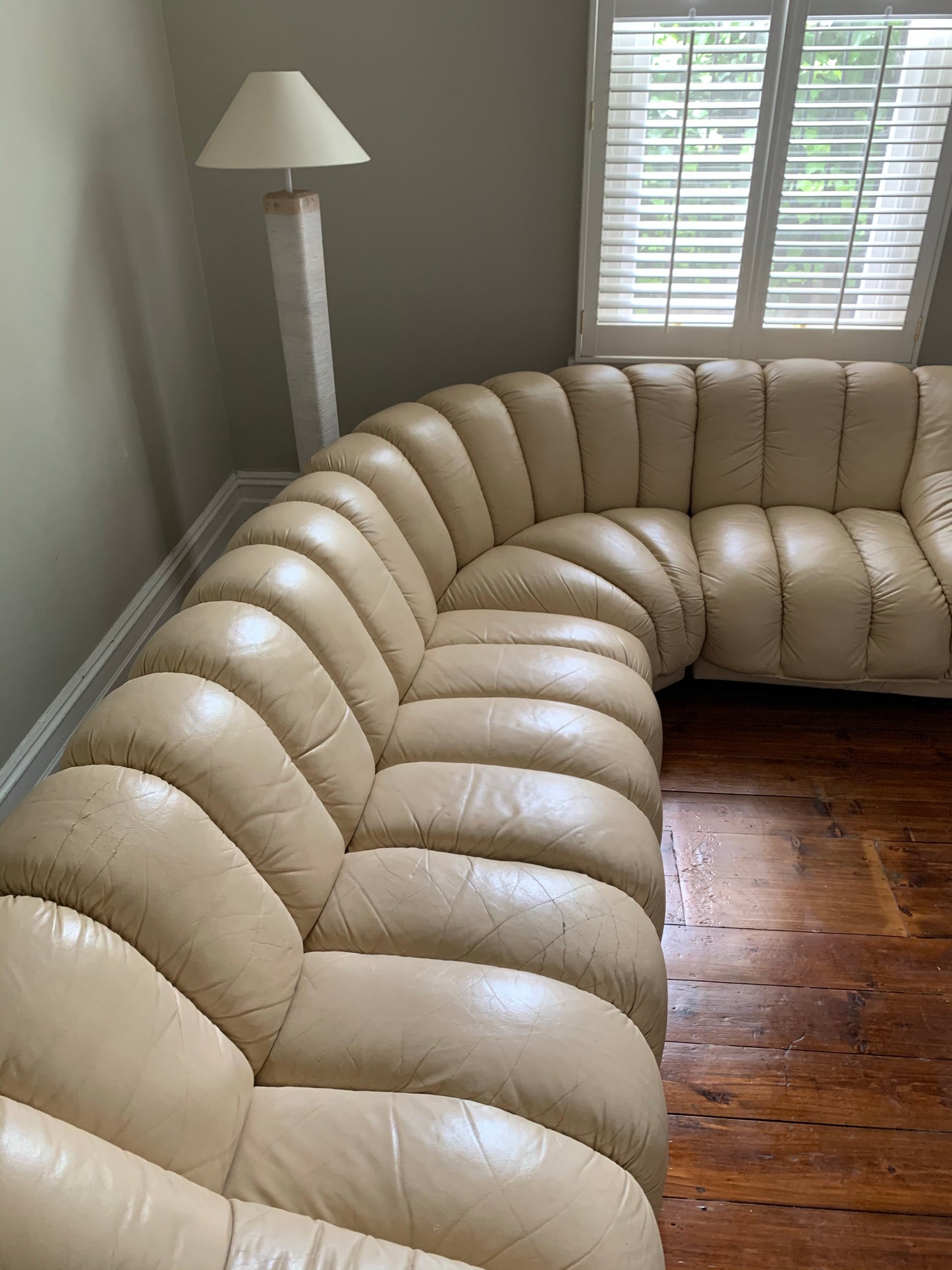 Peachy Cream Leather Sectional Sofa in the Style of De Sede