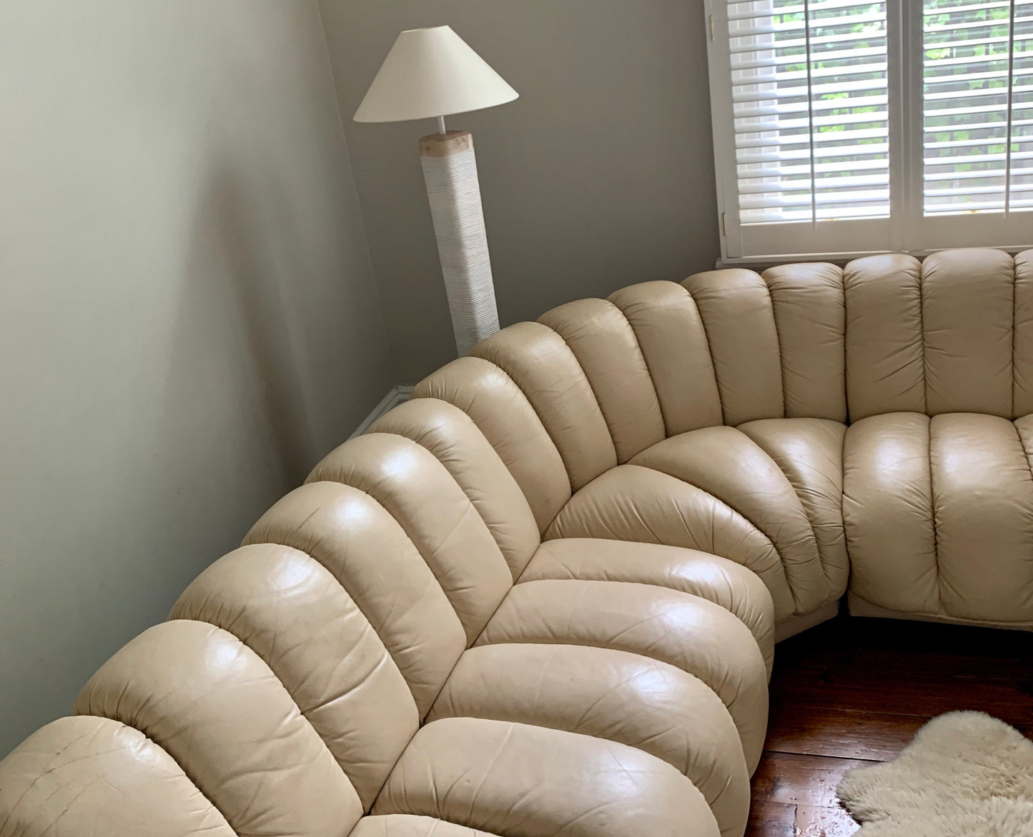 Peachy Cream Leather Sectional Sofa in the Style of De Sede