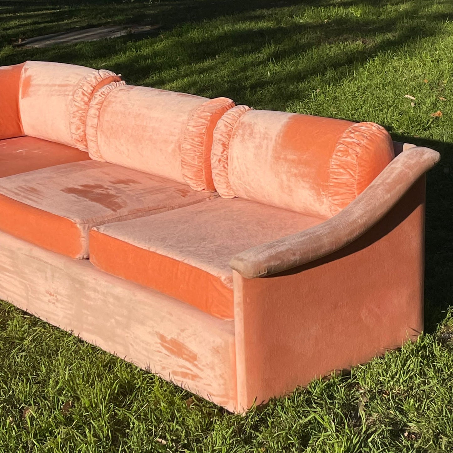 1970s Peach Velvet Louge