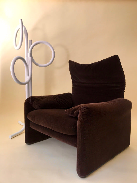 - Maralunga Armchair by Vico Magistretti