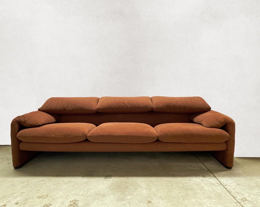 - Original Maralunga Three-Seater Sofa by Magistretti for Cassina