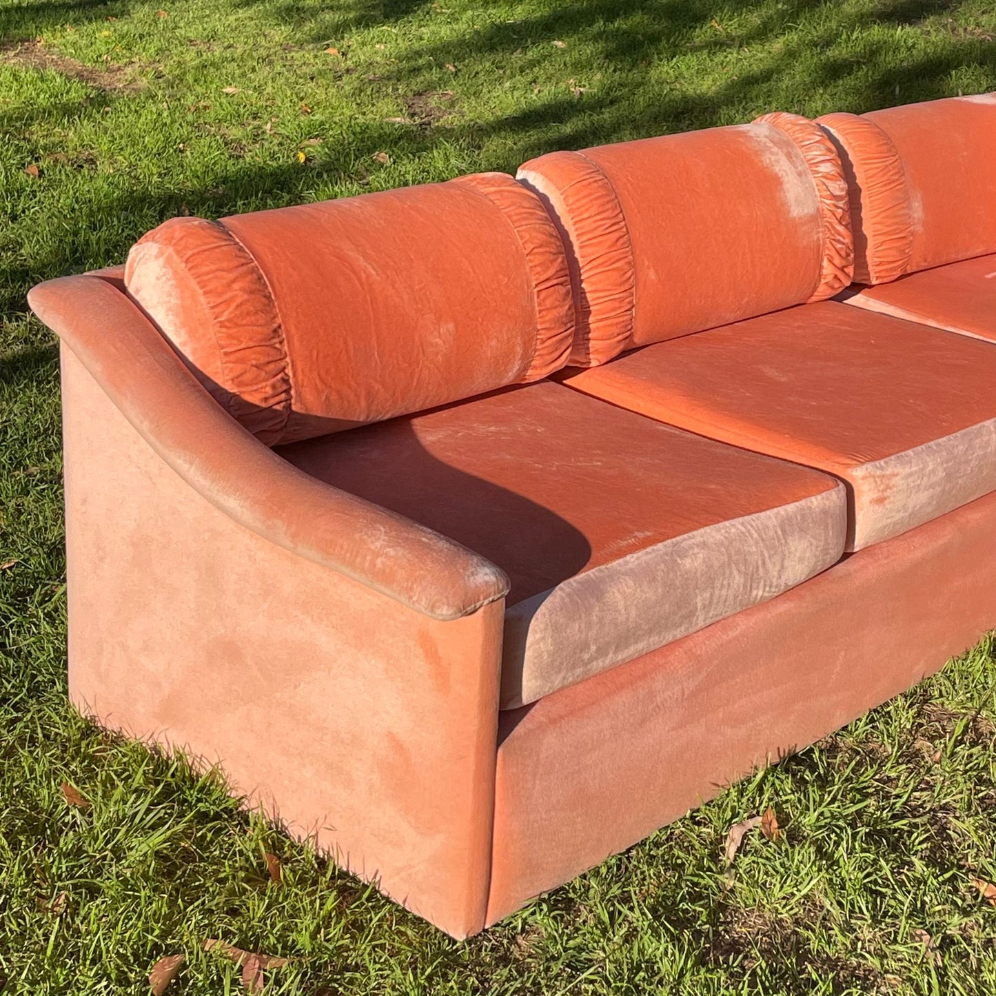 1970s Peach Velvet Louge