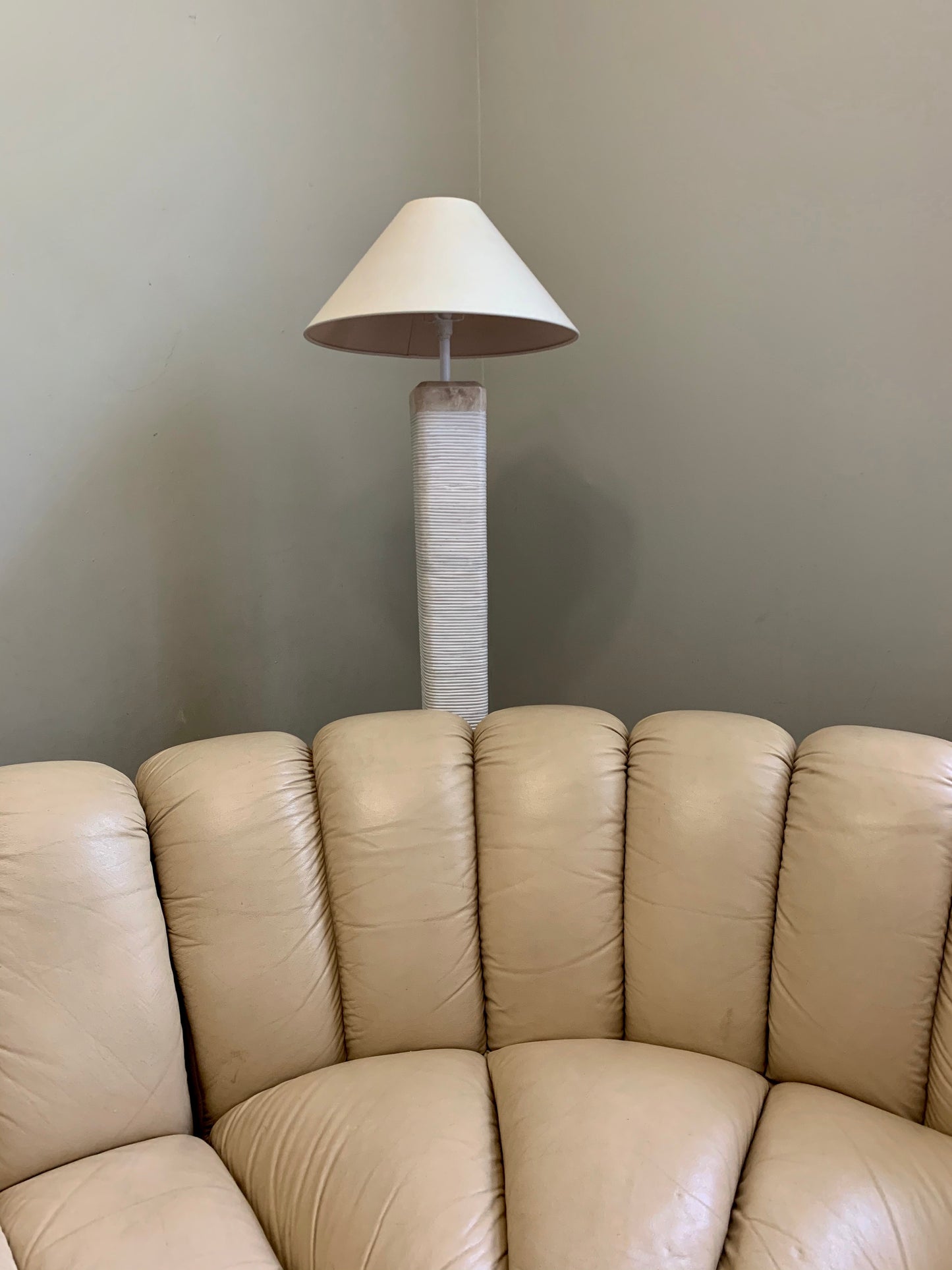 Peachy Cream Leather Sectional Sofa in the Style of De Sede
