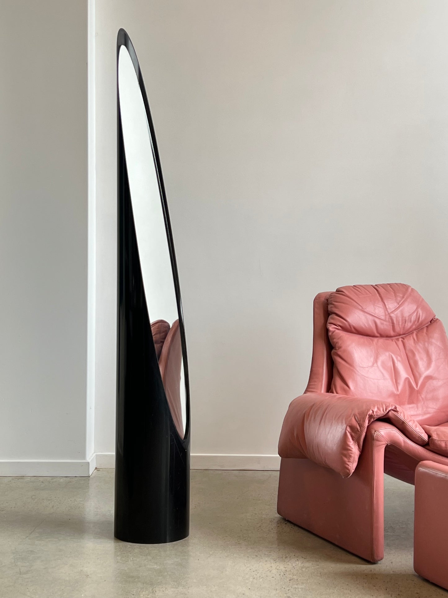 - Italian Mid Century Unghia Lipstick Mirror by Rodolfo Bonetto
