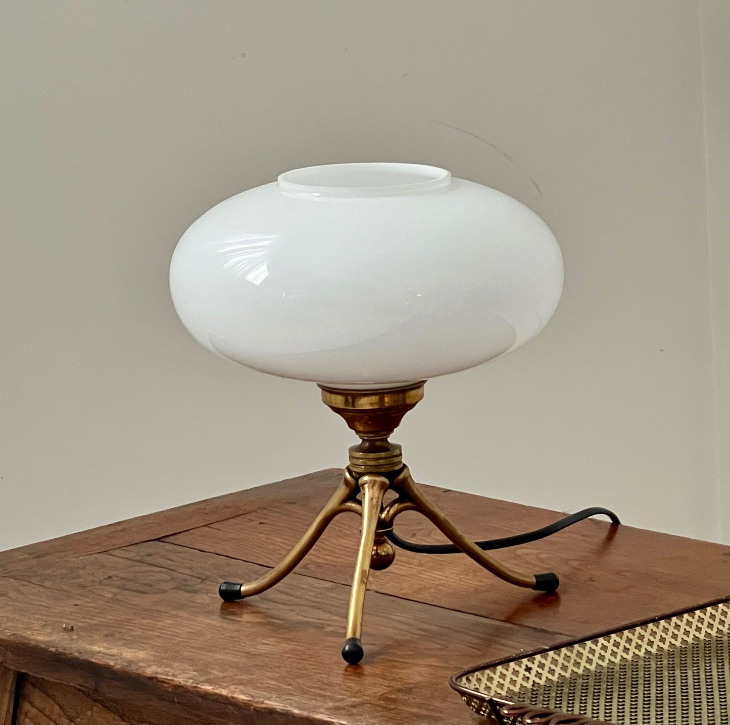 - 1960s French Glass Lamp
