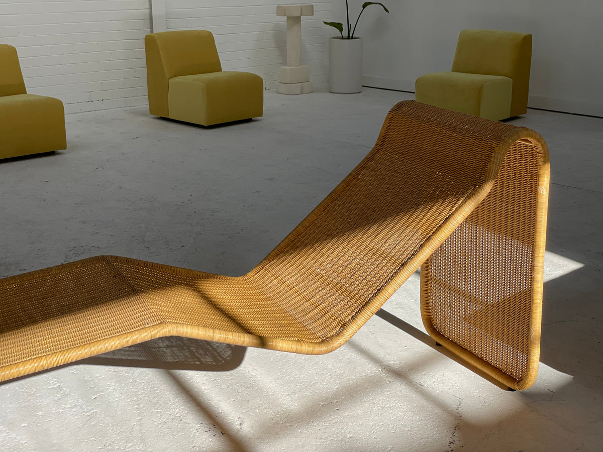 Cane Lounge Chaise After Tito Agnoli P3