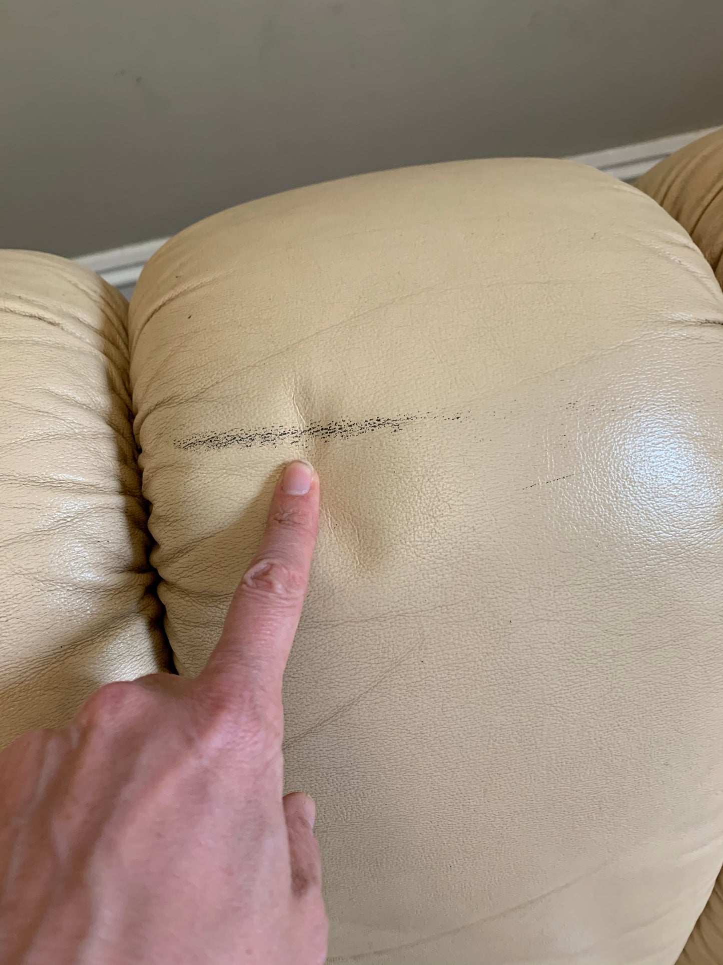 Peachy Cream Leather Sectional Sofa in the Style of De Sede
