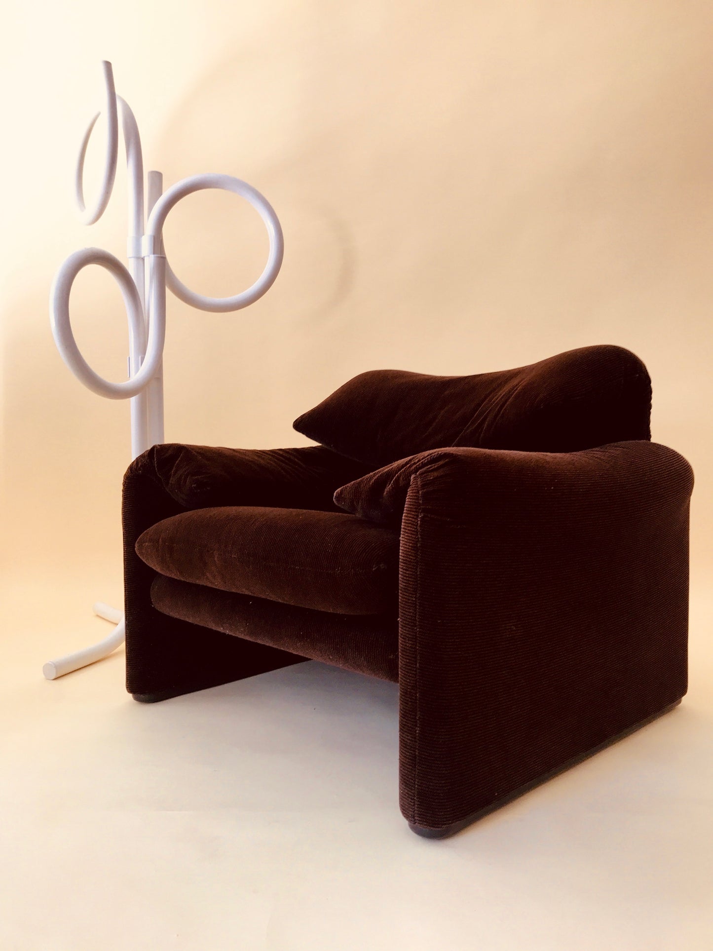 - Maralunga Armchair by Vico Magistretti