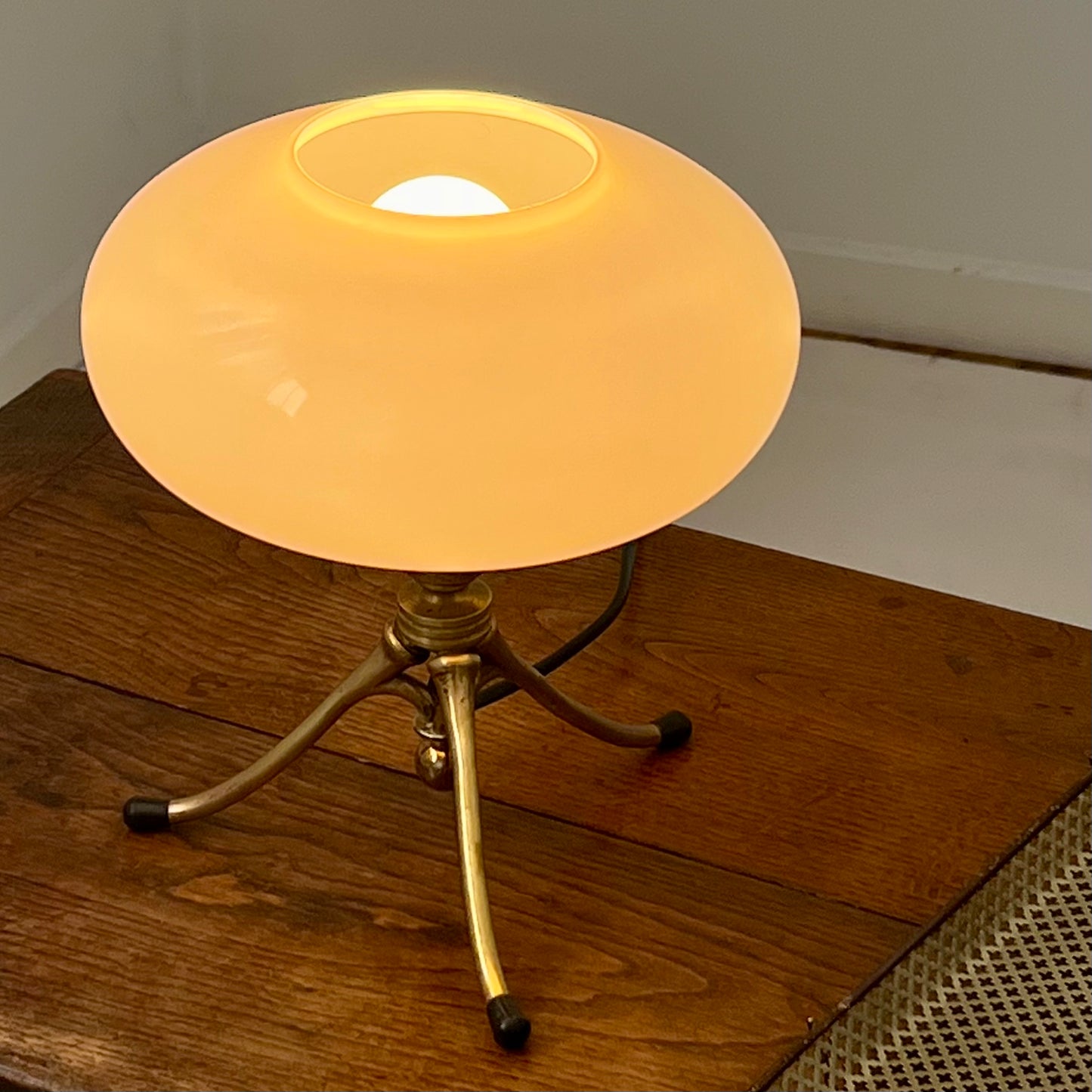 - 1960s French Glass Lamp