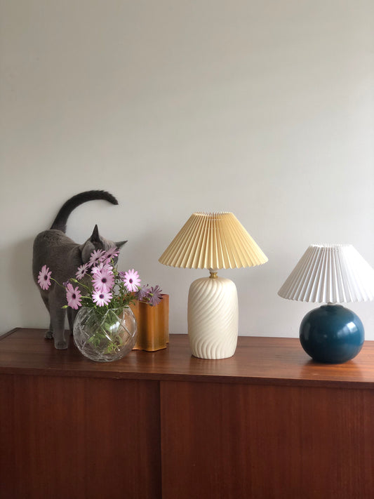Swirl Lolly Lamp with Cream Pleated Shade